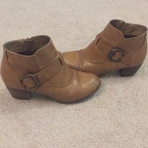 🧸super cute tan ankle boots🧸